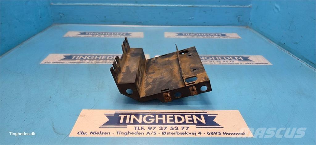 CASE 844XL キャビン及び内装