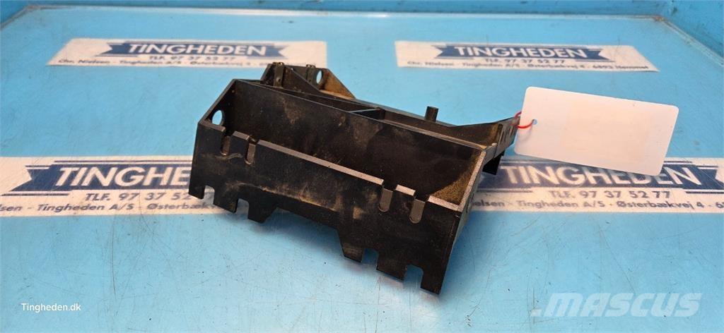 CASE 844XL キャビン及び内装