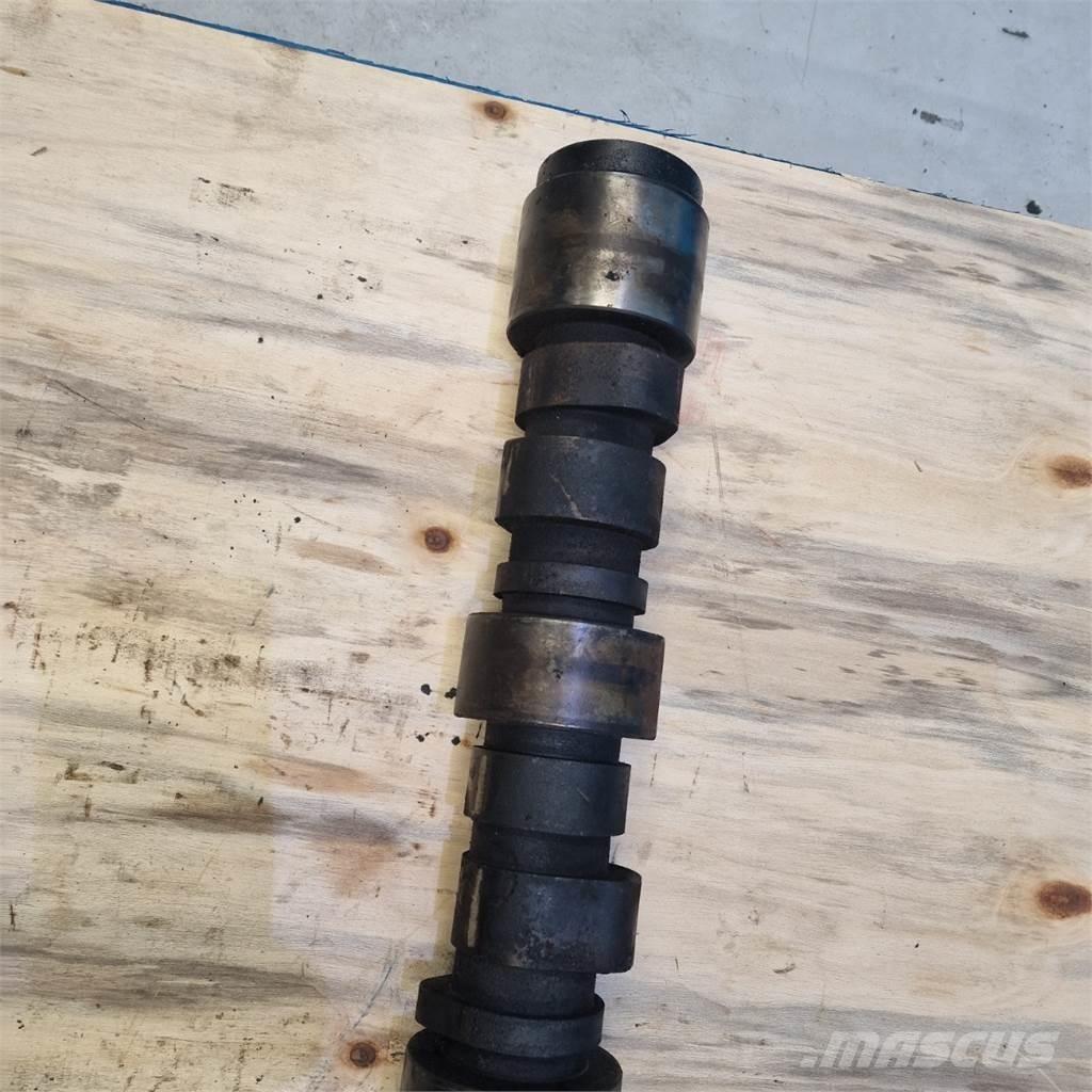 CASE 9010 エンジン