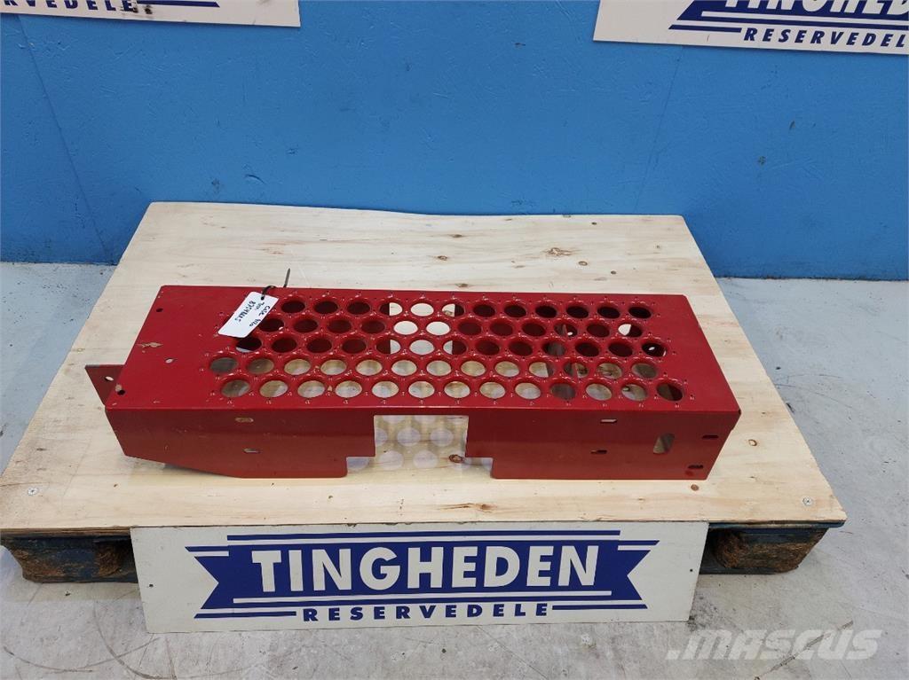 CASE 9120 キャビン及び内装