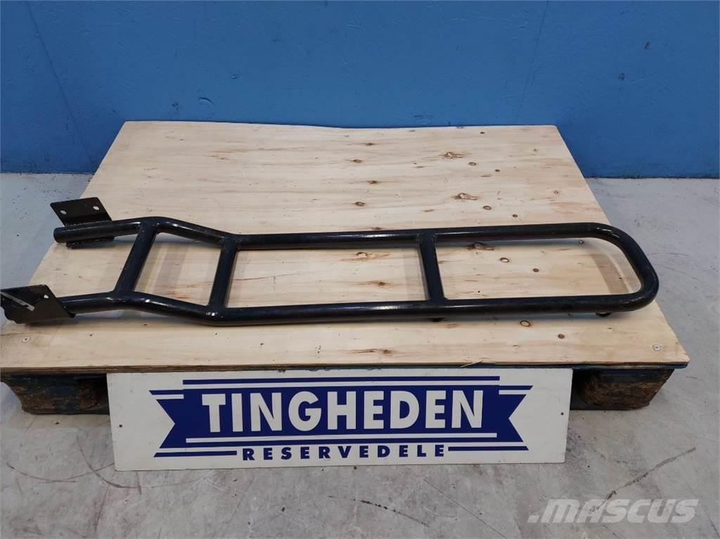 CASE 9120 キャビン及び内装