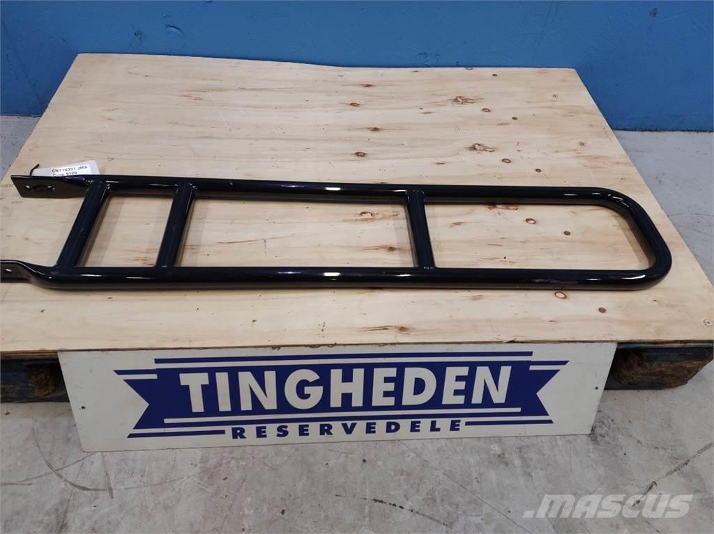 CASE 9120 キャビン及び内装