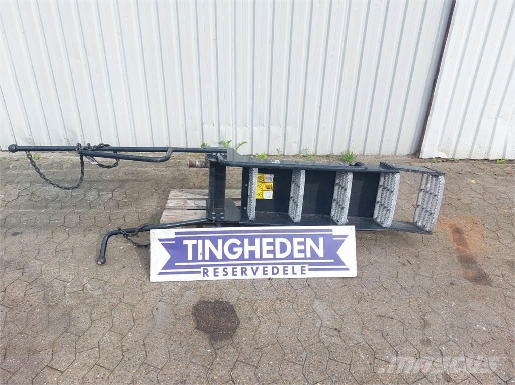 CASE 9120 キャビン及び内装