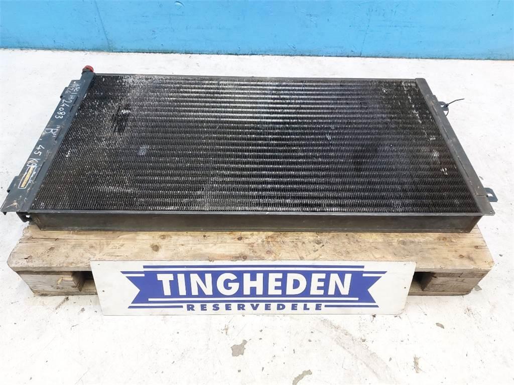 CASE 9120 ラジエター