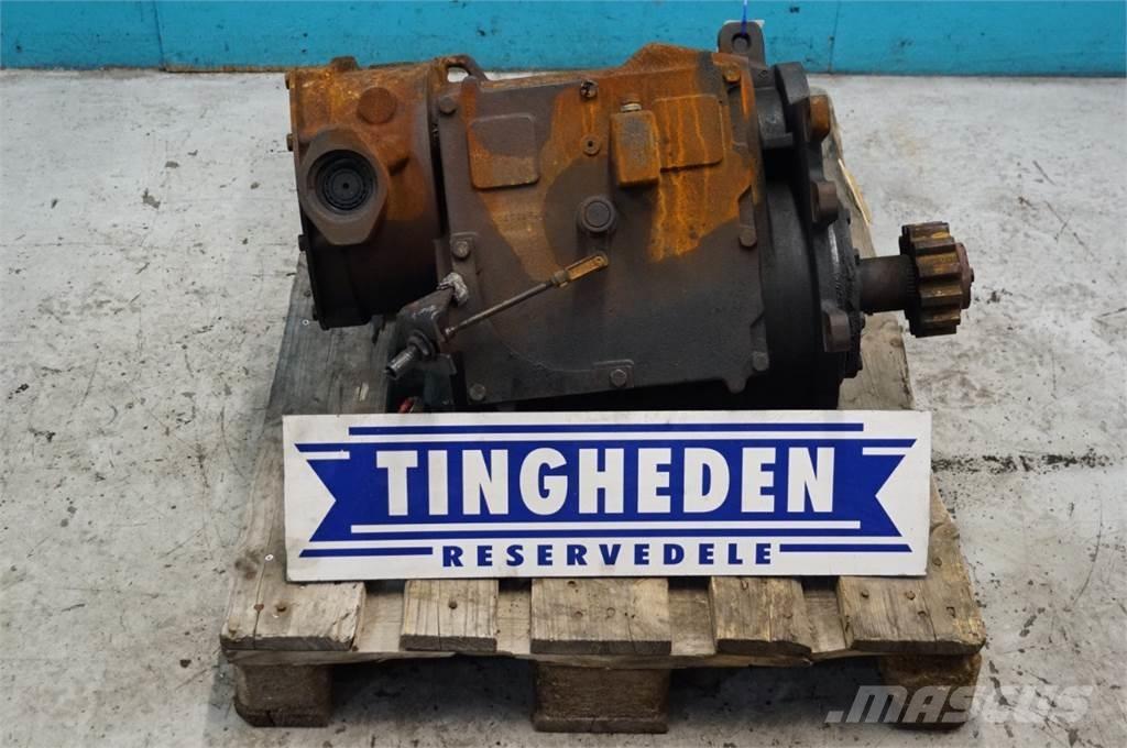 CASE Axial 9010 トランスミッション