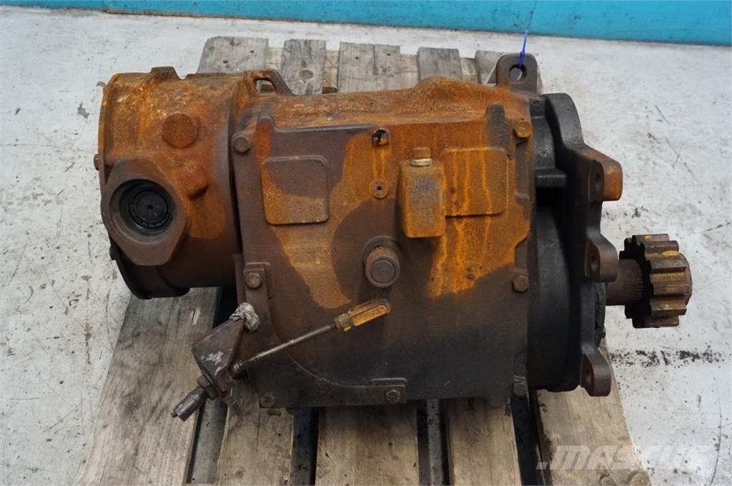 CASE Axial 9010 トランスミッション