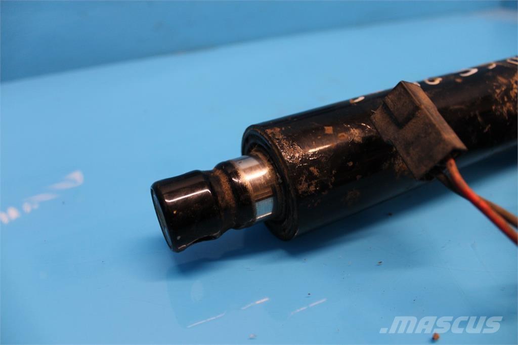 CASE CF80 電子機器