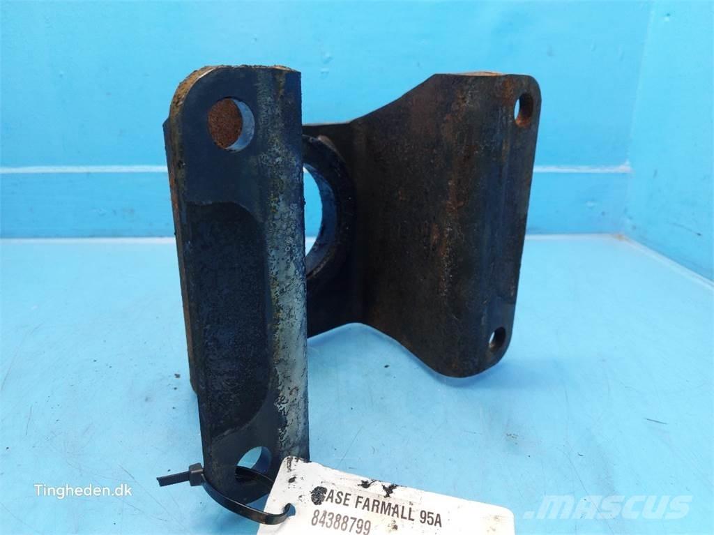 CASE Farmall 95A キャビン及び内装