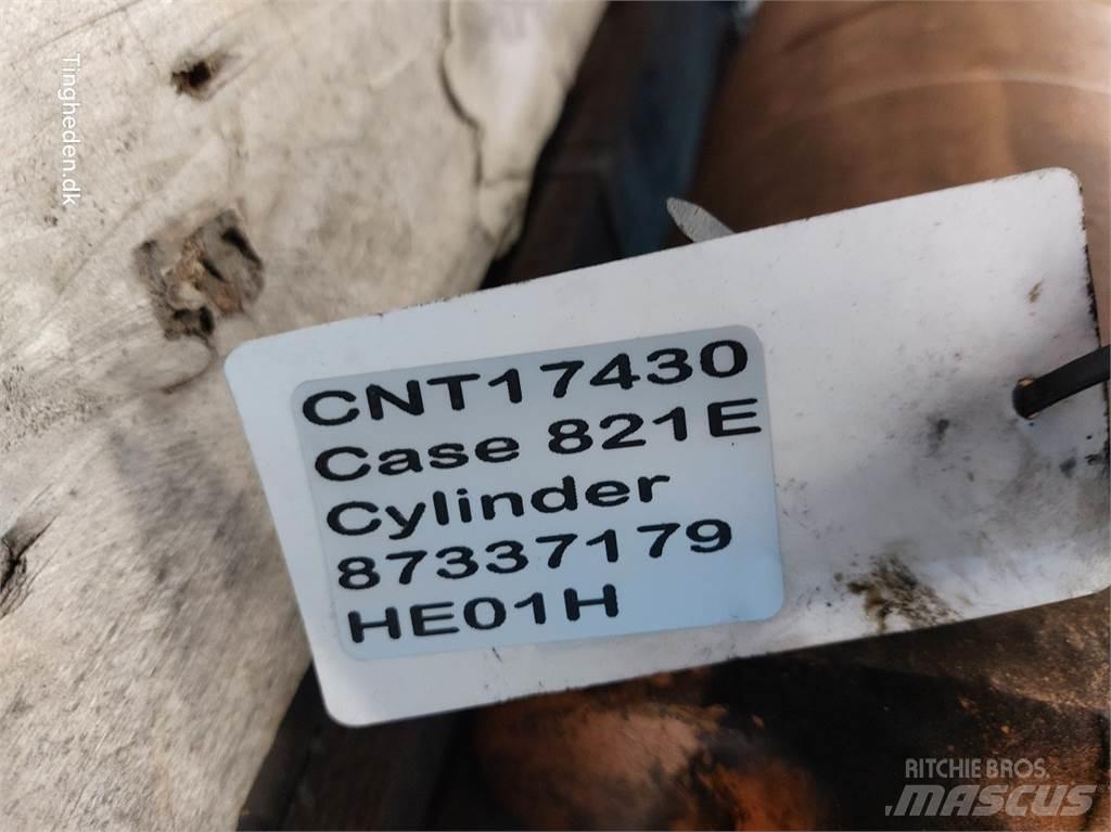 Case IH 821E 油圧機