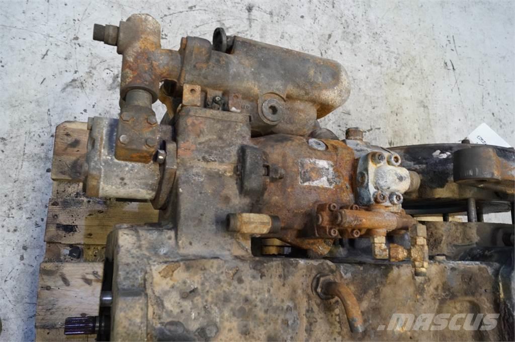 CASE Maxxum 115 トランスミッション