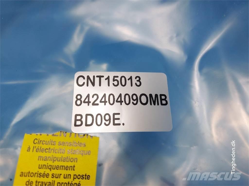 CASE Maxxum 115 電子機器