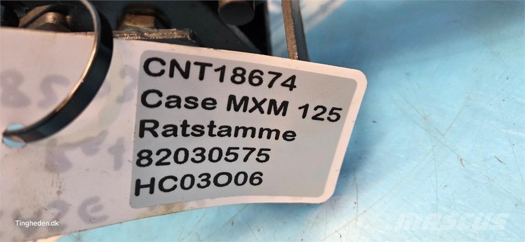 CASE Maxxum 125 キャビン及び内装