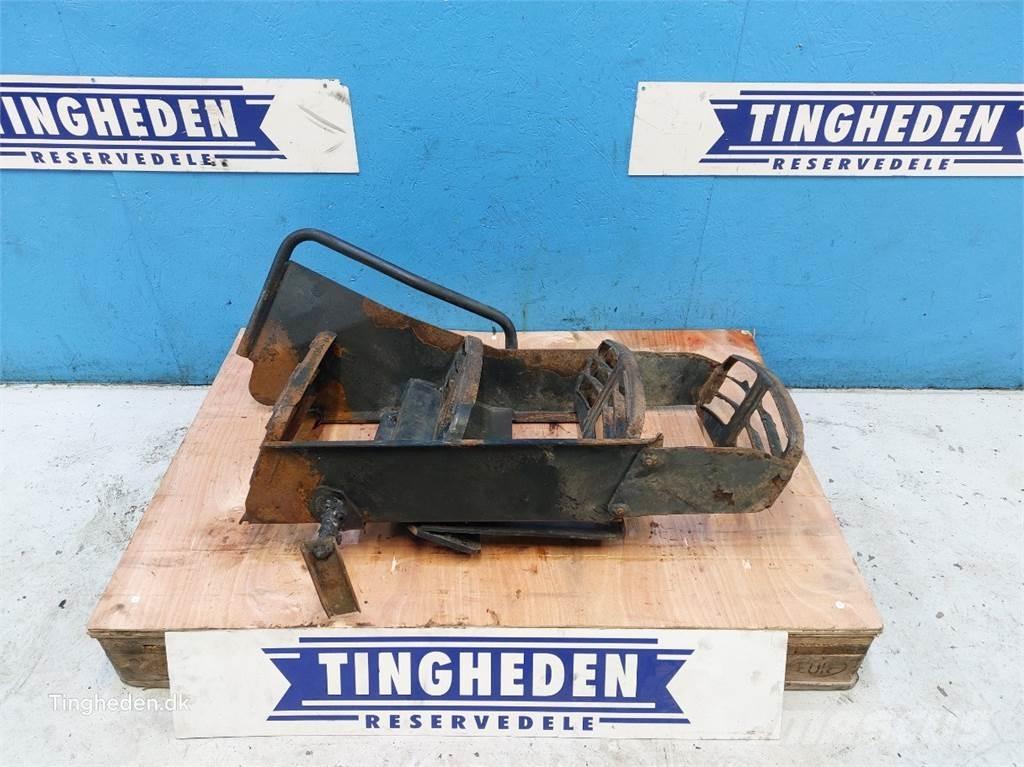 CASE Puma 185 キャビン及び内装