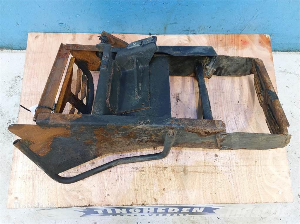 CASE Puma 185 キャビン及び内装