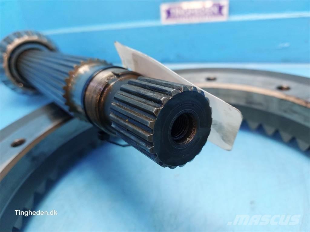 CASE Puma 185 トランスミッション