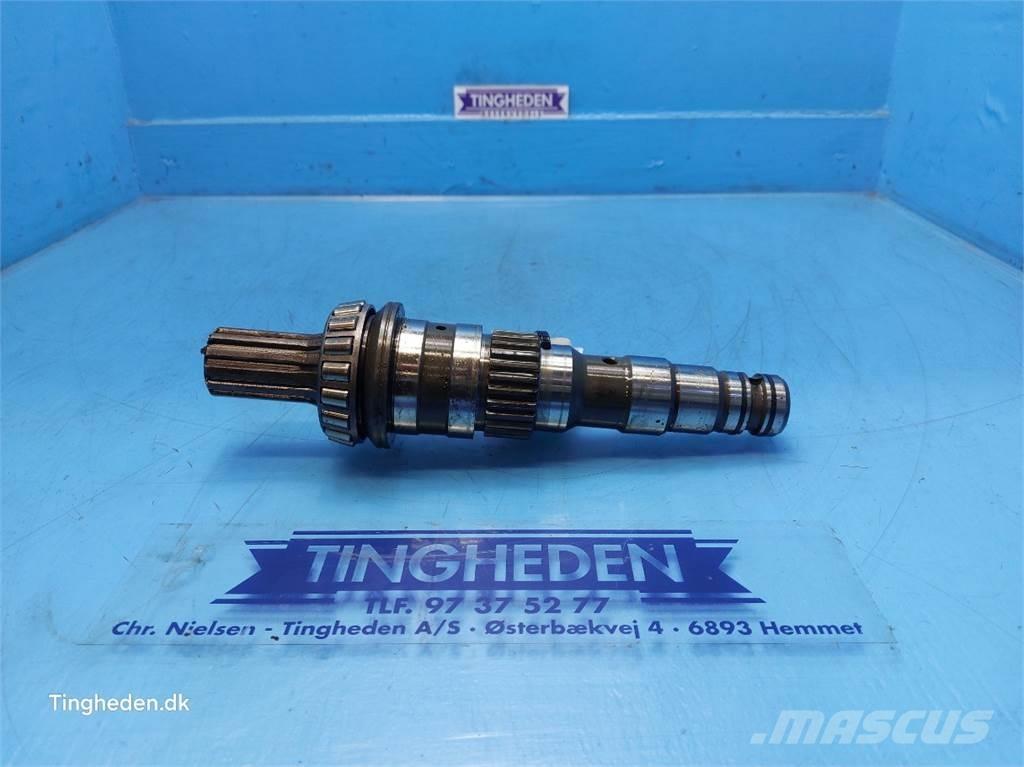 CASE Puma 185 トランスミッション