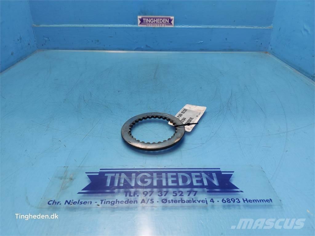 CASE Puma 185 トランスミッション