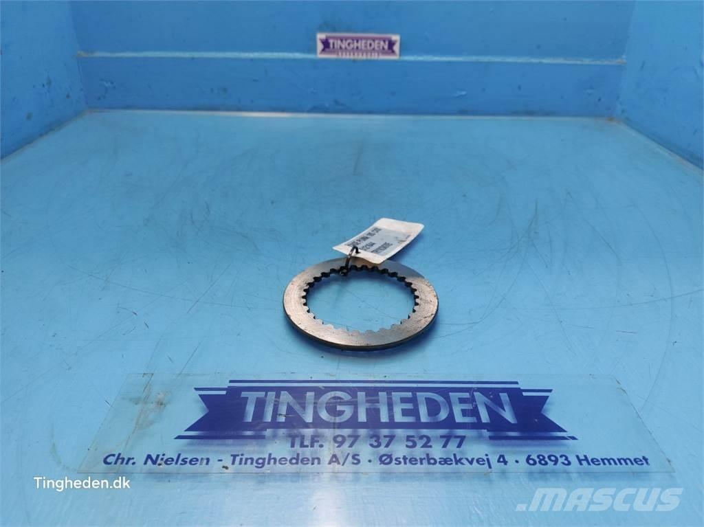 CASE Puma 185 トランスミッション