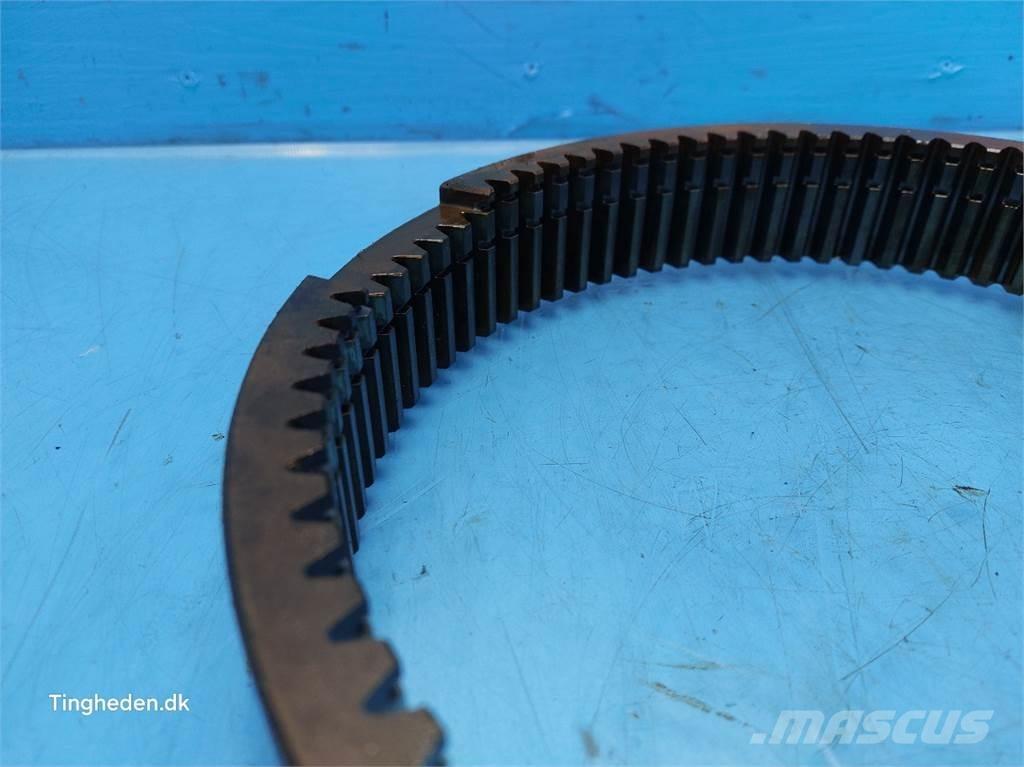 CASE Puma 185 トランスミッション