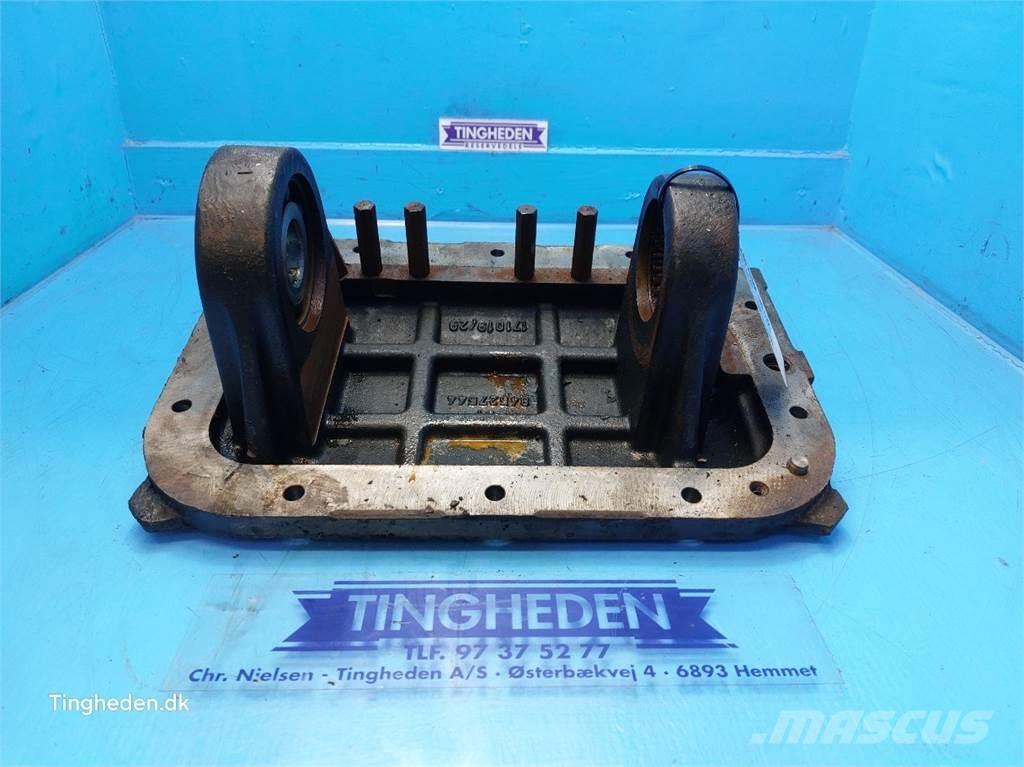 CASE Puma 185 トランスミッション