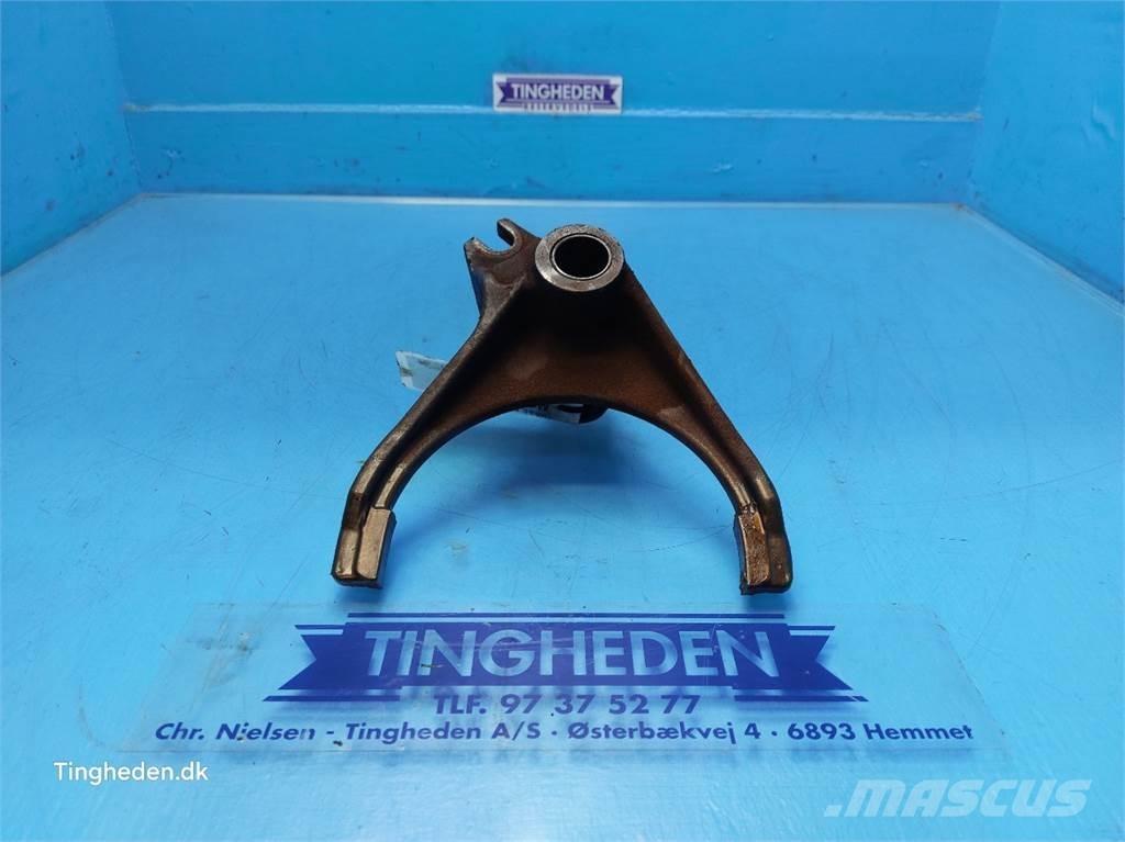 CASE Puma 185 トランスミッション