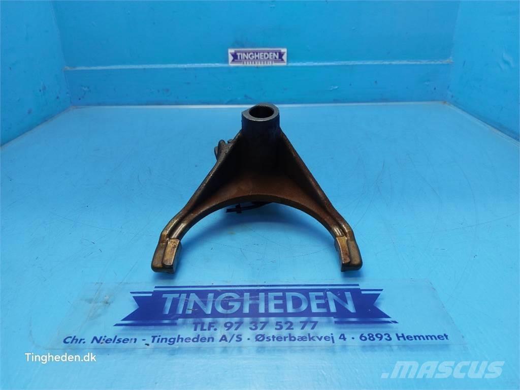 CASE Puma 185 トランスミッション