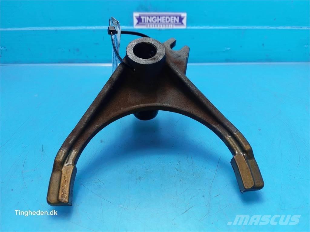 CASE Puma 185 トランスミッション