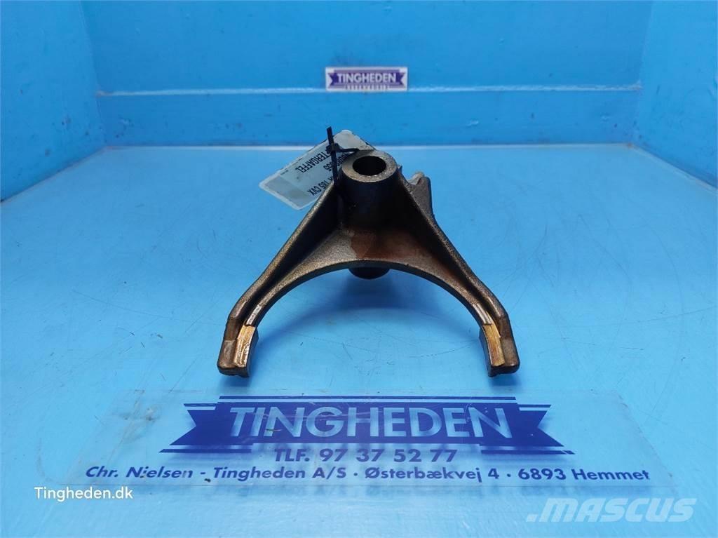 CASE Puma 185 トランスミッション