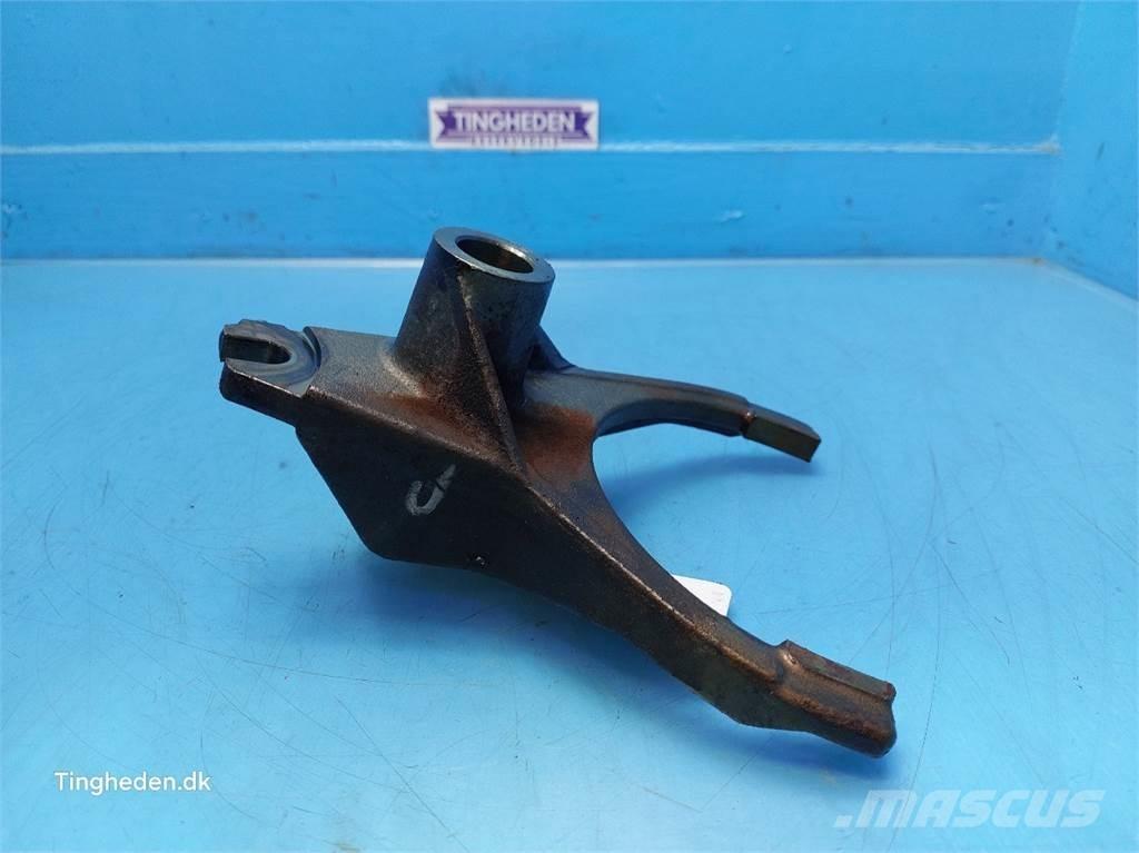 CASE Puma 185 トランスミッション