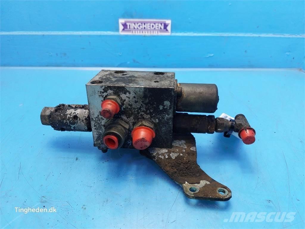 CASE Puma 185 油圧機