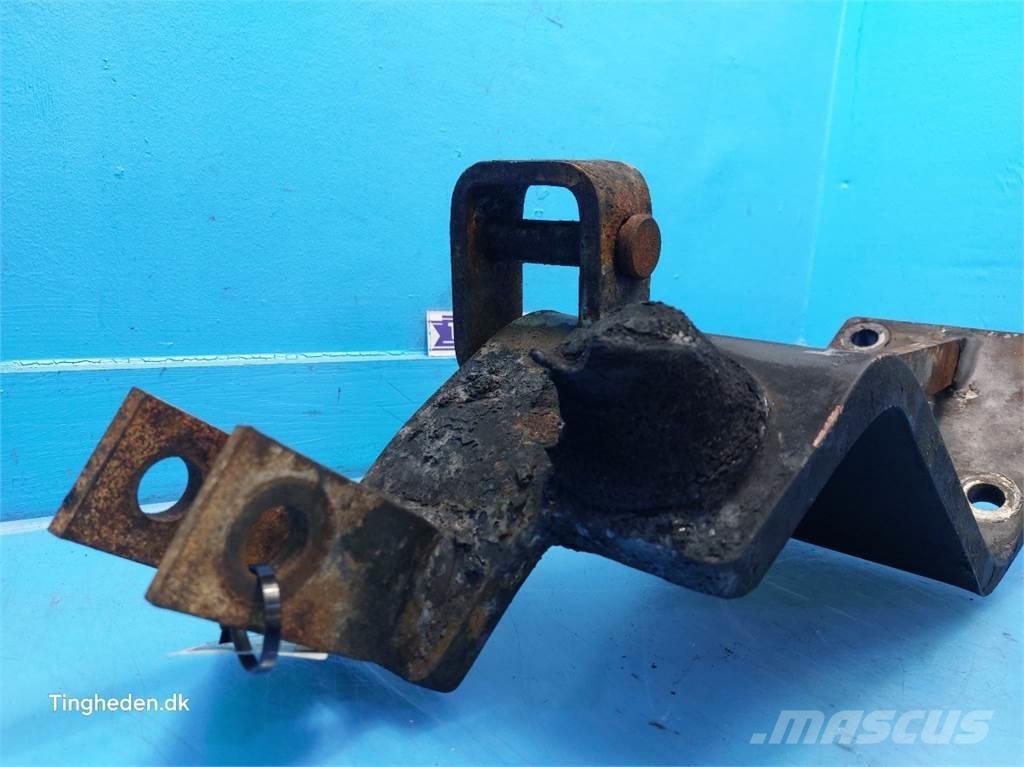 CASE Puma 185 キャビン及び内装