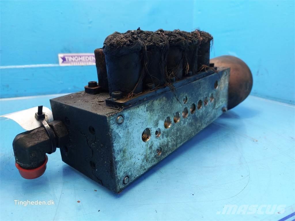 CASE Puma 185 油圧機
