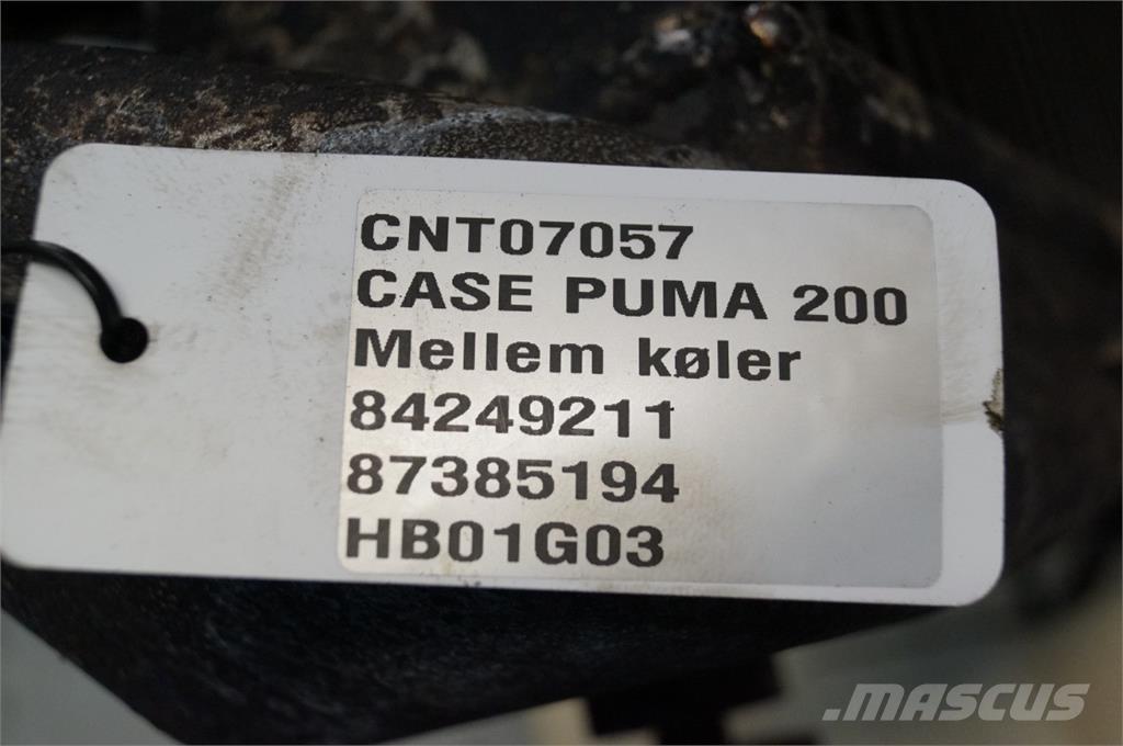 CASE Puma 200 ラジエター