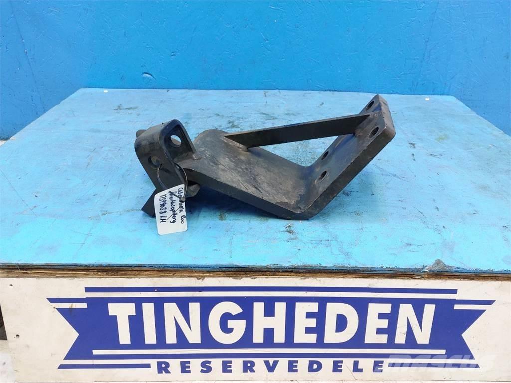 CASE Puma 200 キャビン及び内装