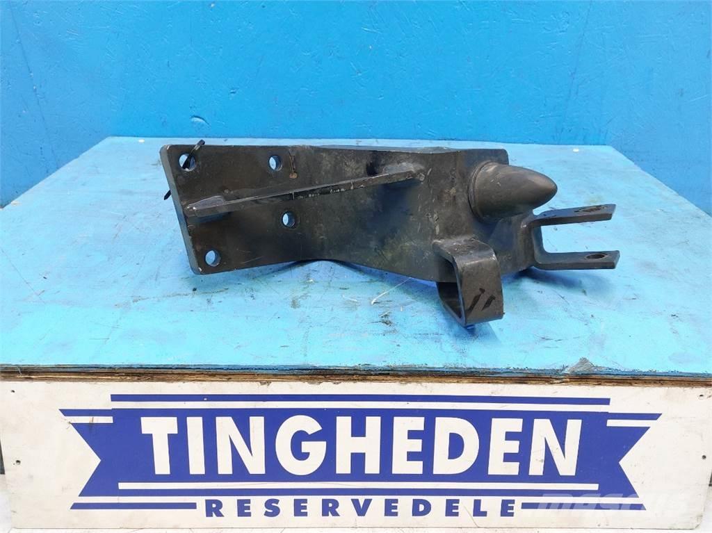 CASE Puma 200 キャビン及び内装