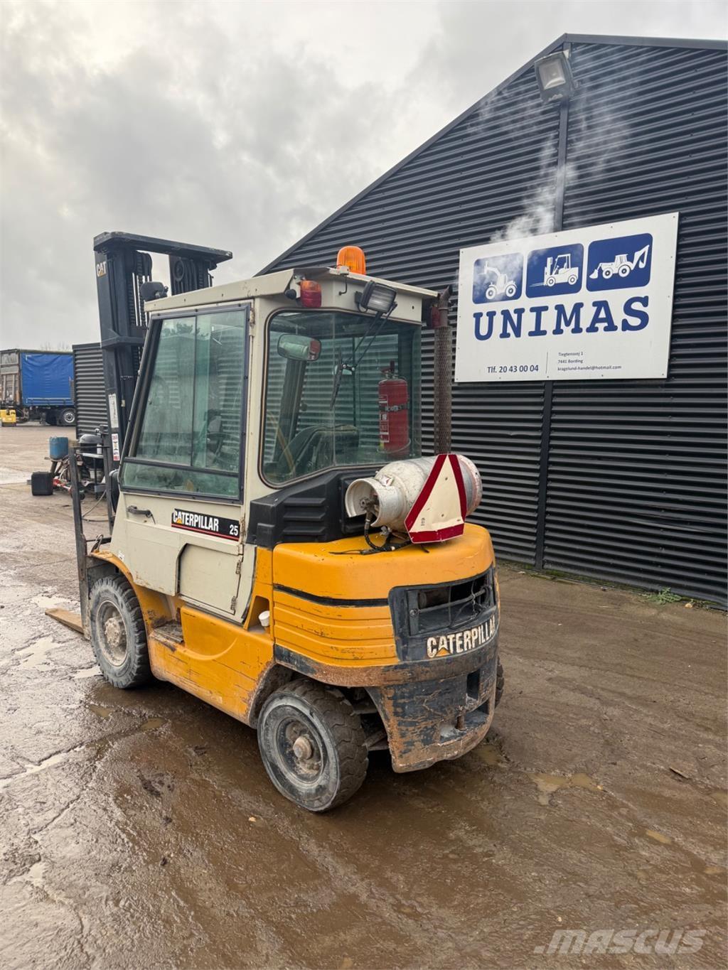CAT GP25 LPGフォークリフト