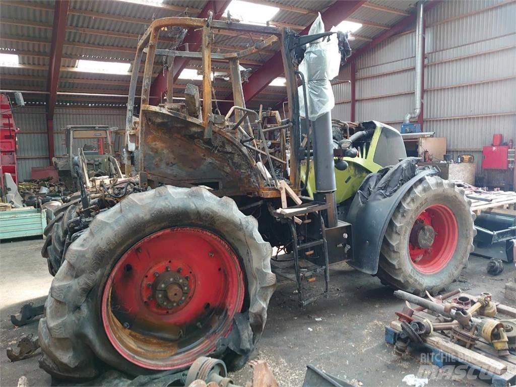 CLAAS Axion 840 トラクター