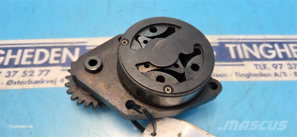 Cummins 6TA-830 エンジン