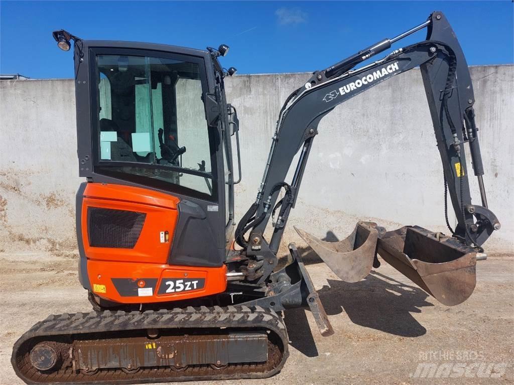 Eurocomach 25ZT ミニ油圧ショベル 7t以下（ミニユンボ・ミニディガー）