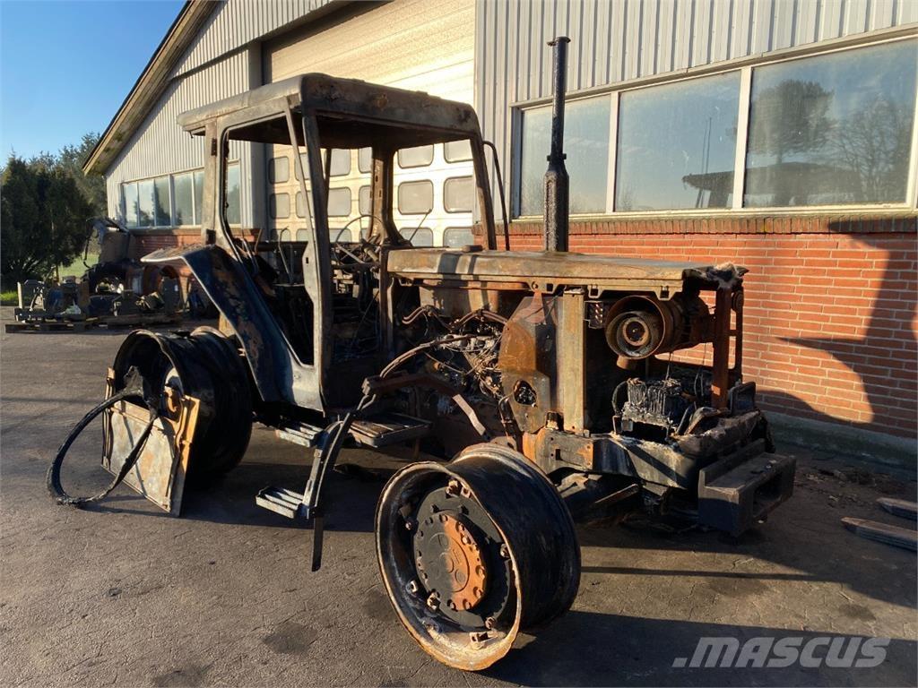 Fiat F130 トラクター