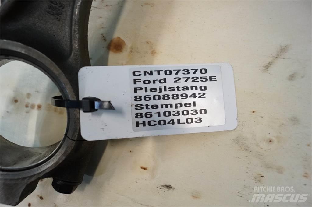 Ford 2725E エンジン