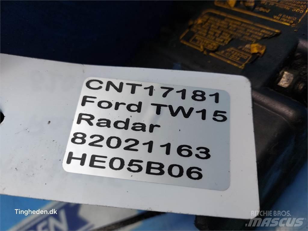 Ford TW15 電子機器