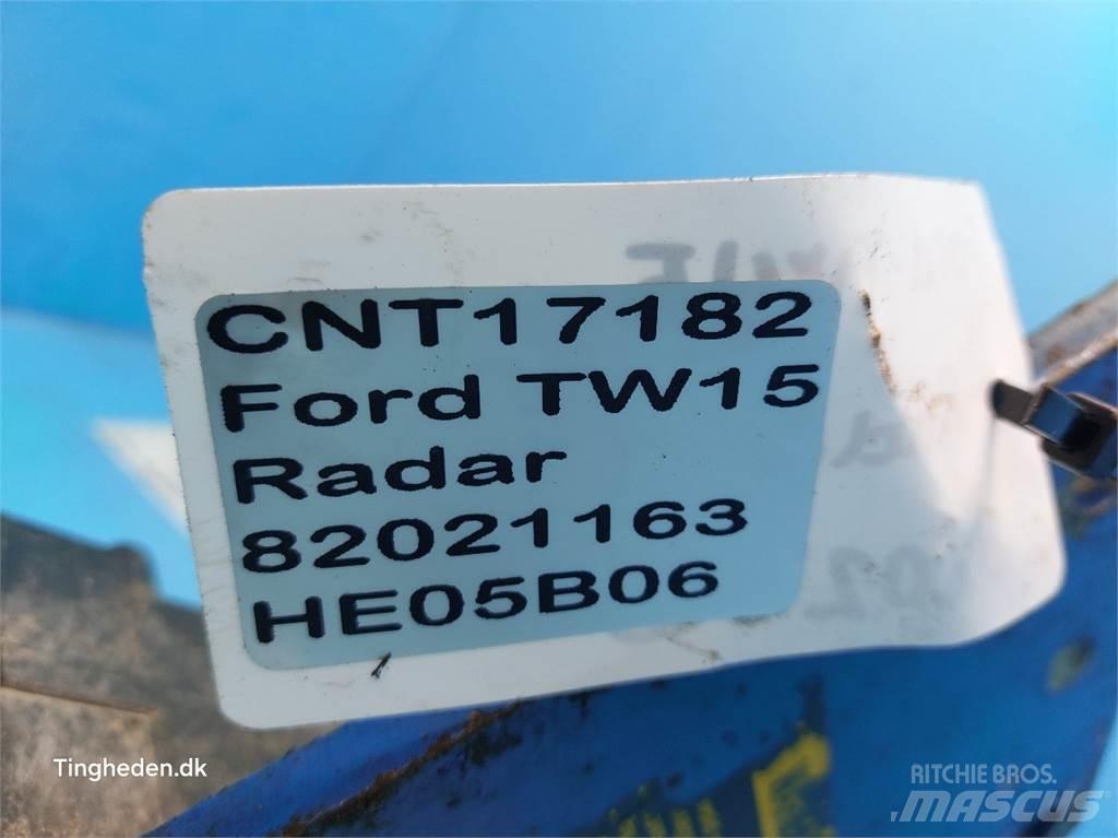 Ford TW15 電子機器