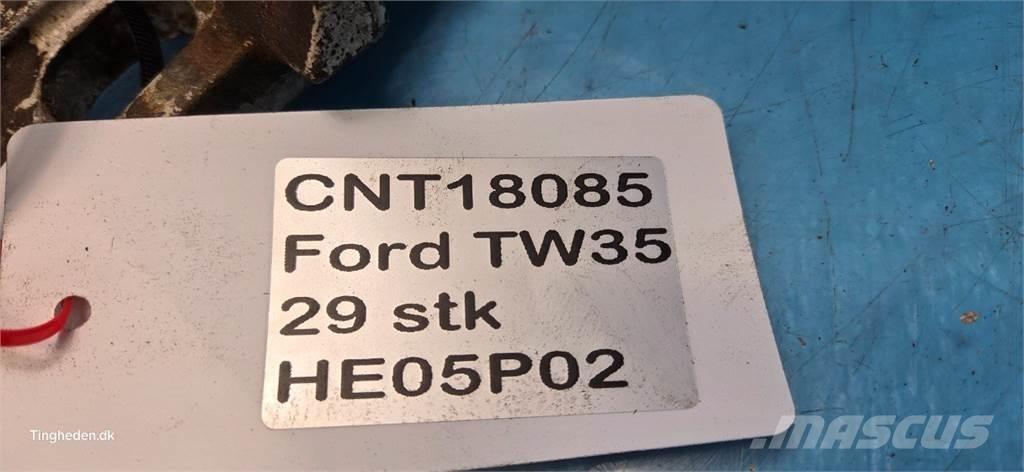 Ford TW35 タイヤ、ホイル、リム
