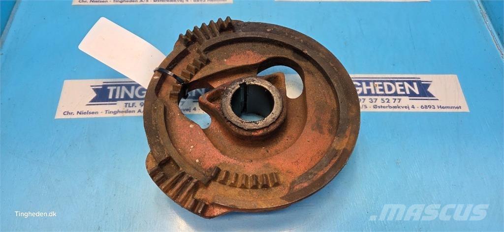 Hesston 4700 その他飼料収穫設備