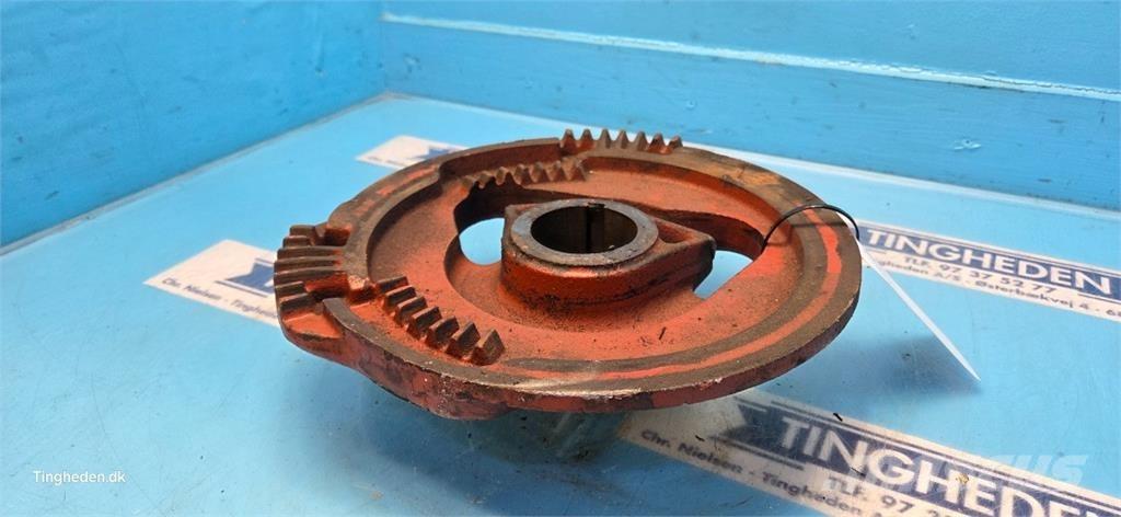 Hesston 4700 その他飼料収穫設備