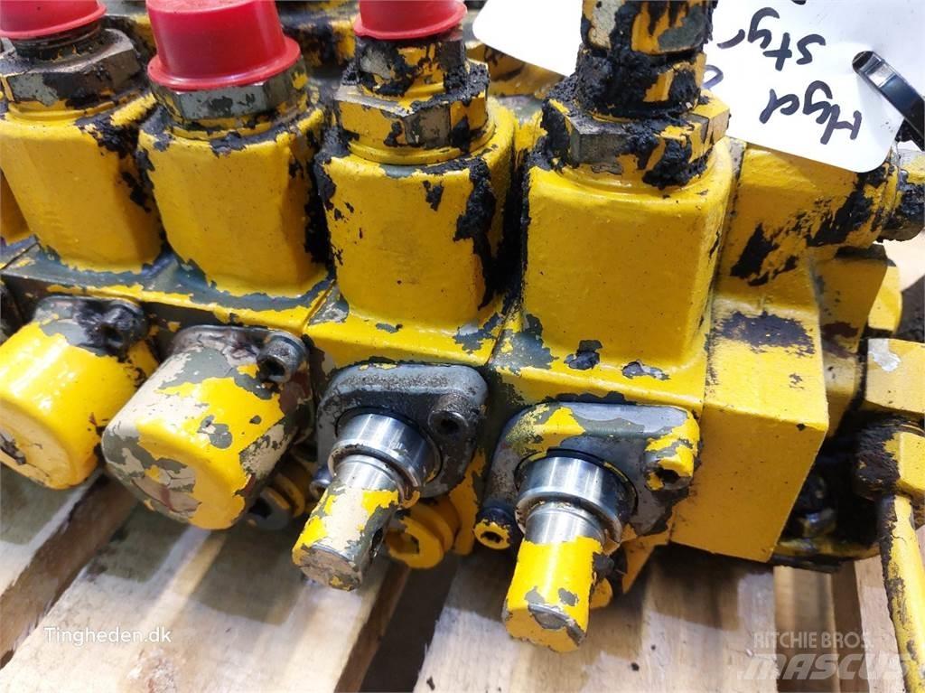 Hydrema 806 油圧機