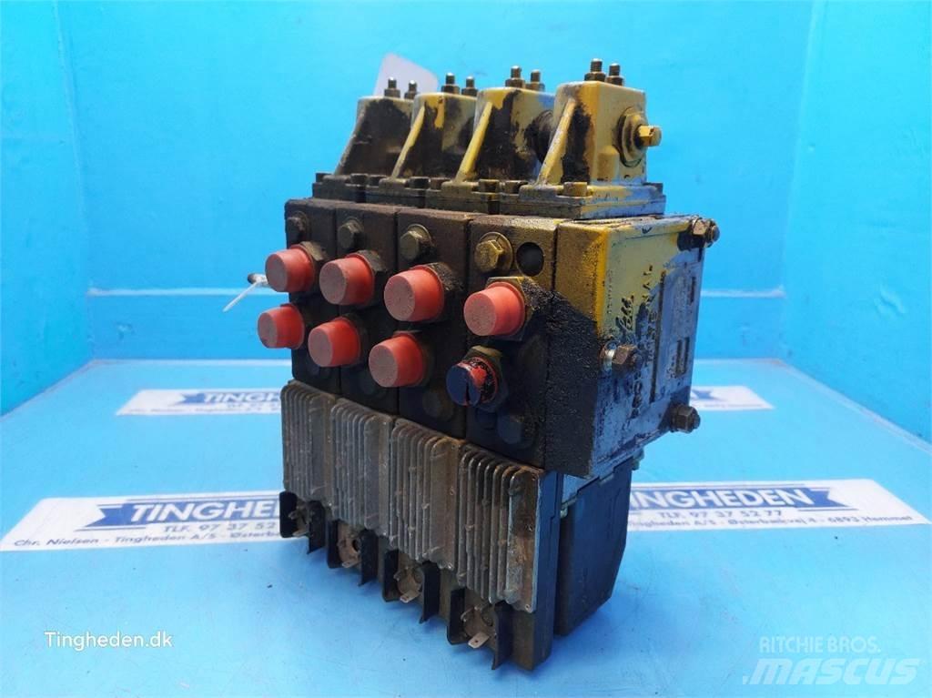 Hydrema 906B 油圧機