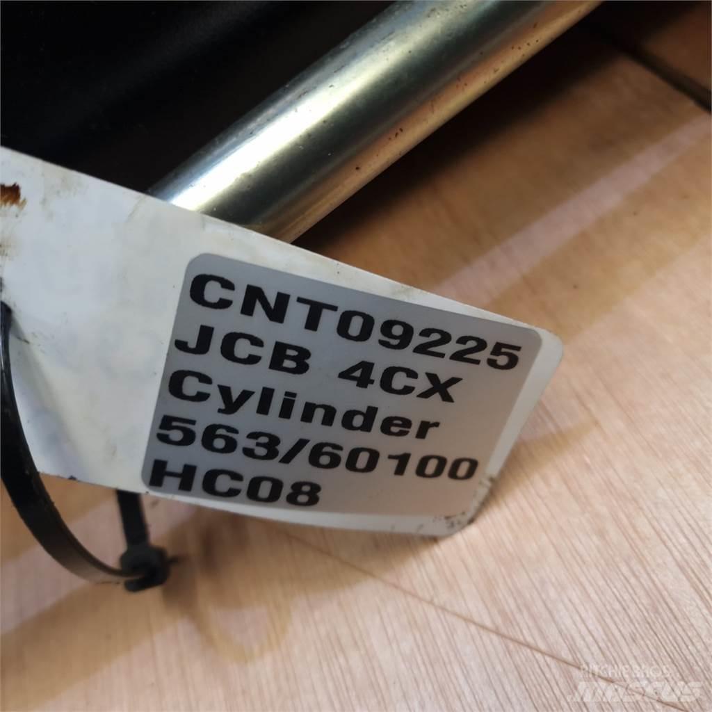 JCB 4CX 油圧機