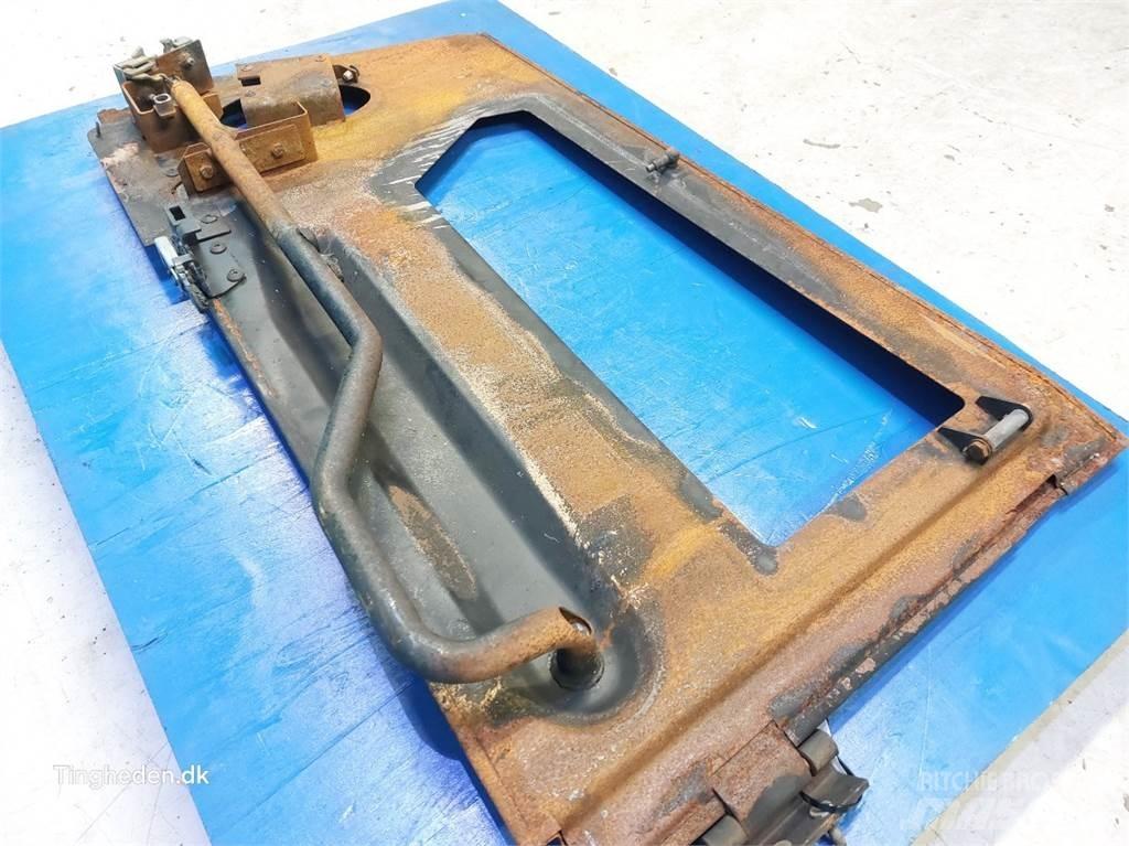 JCB 560-80 キャビン及び内装